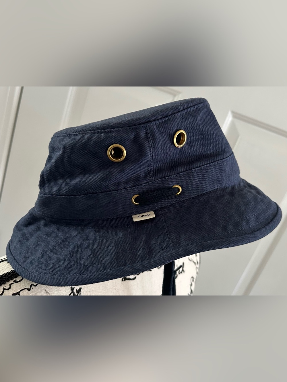 Tilley Iconic T1 Bucket Hat Navy Size 7 1/2 NWOT